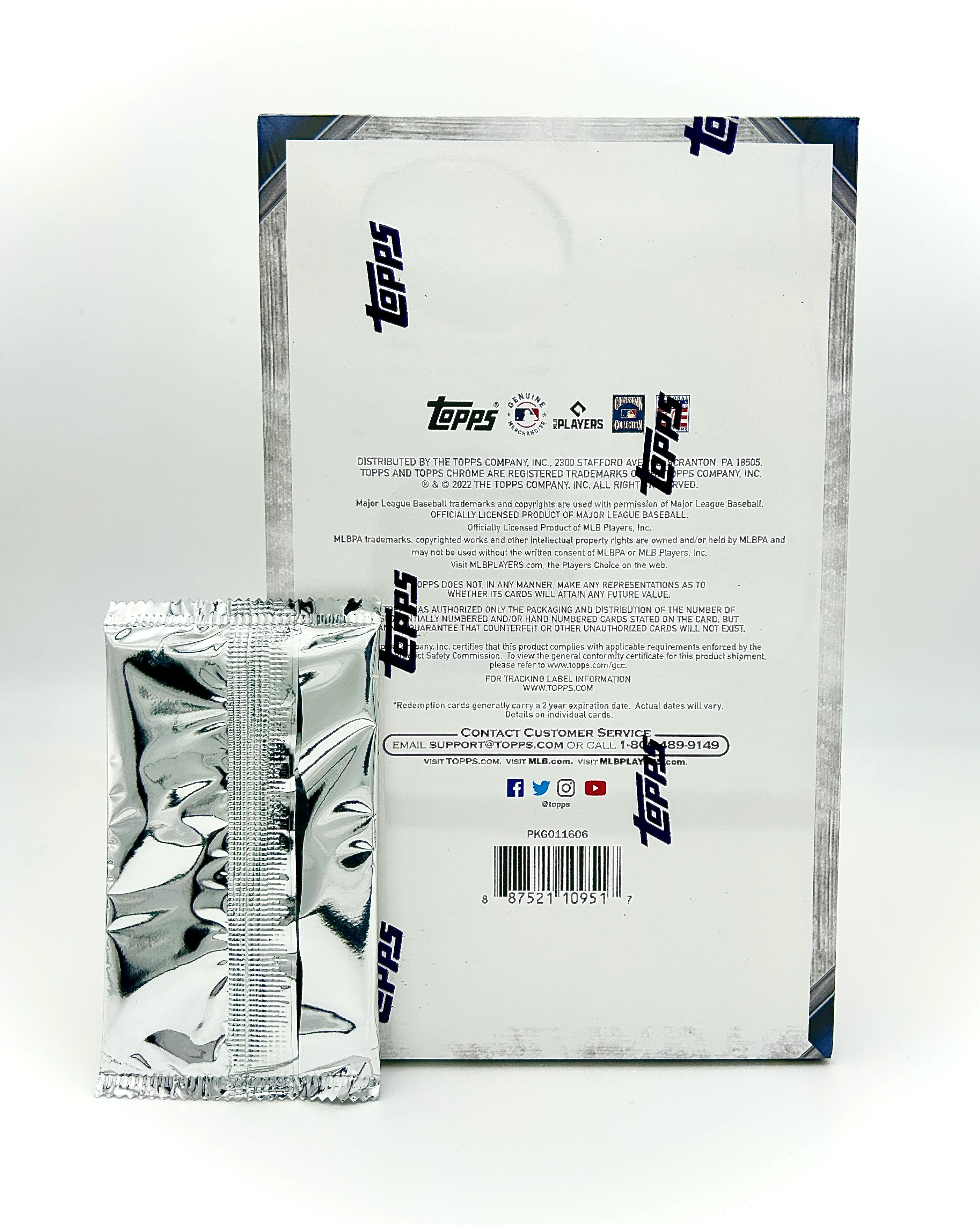 2022 Topps Chrome Baseball Hobby Box (with Silver Pack) - Image 2